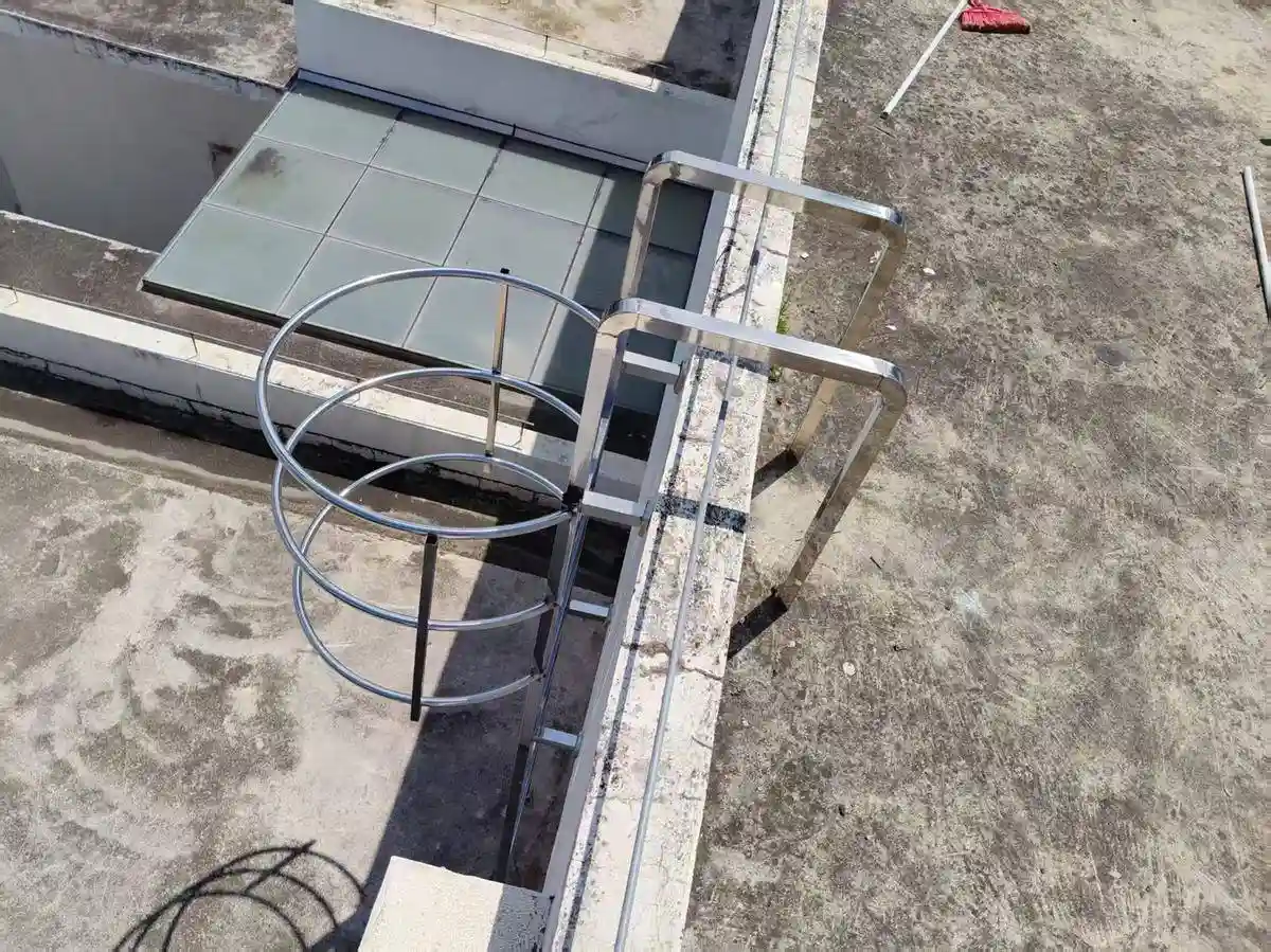 Stainless steel fixed ladder