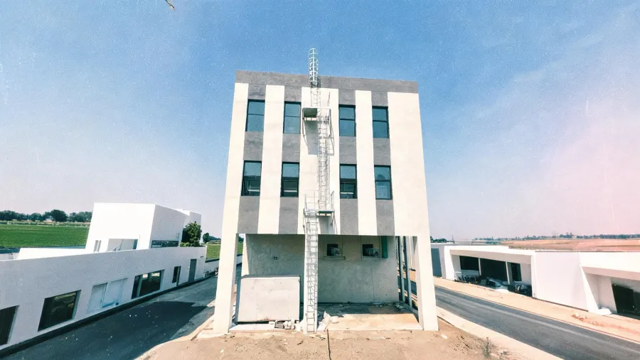 Dengtai factory with fixed ladder access